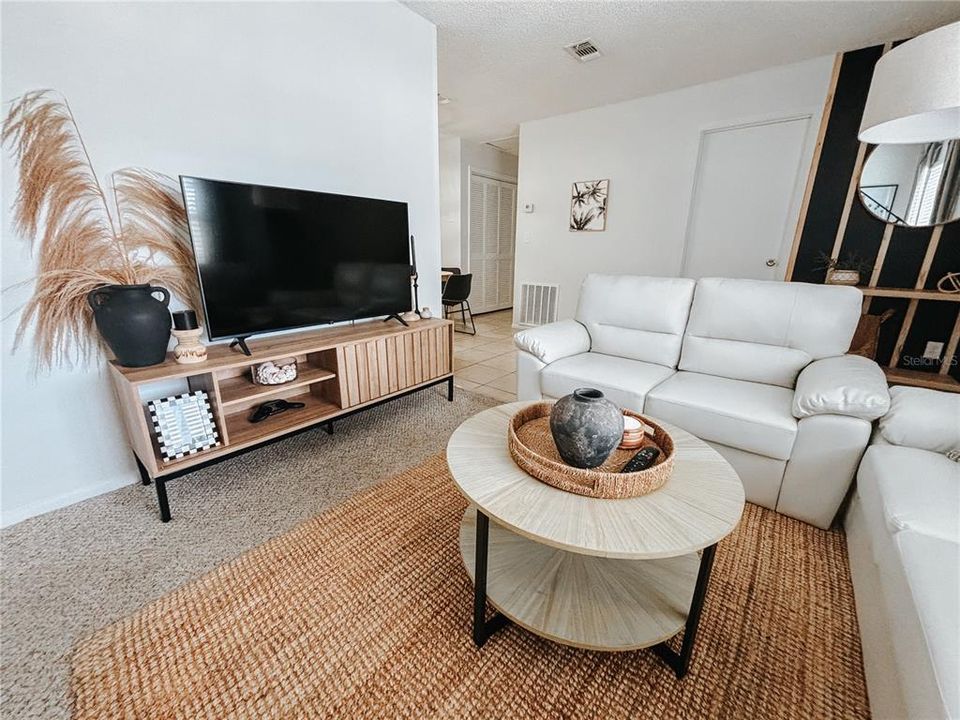 For Sale: $139,500 (2 beds, 2 baths, 833 Square Feet)