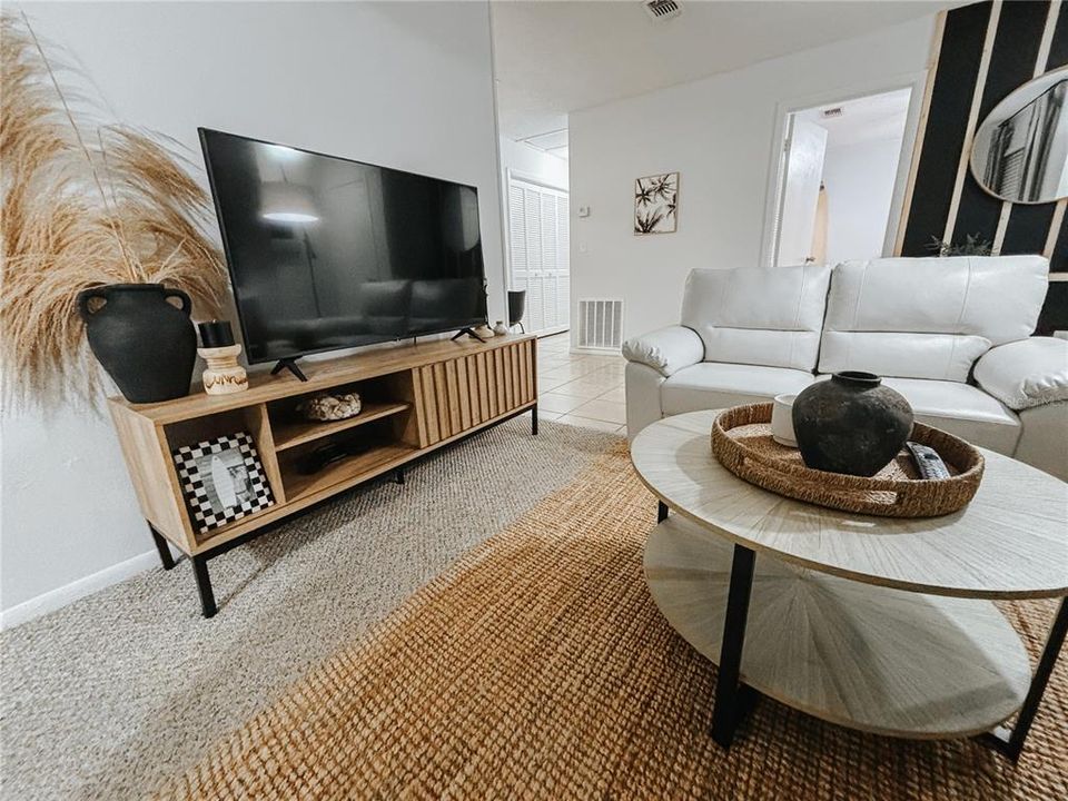 For Sale: $139,500 (2 beds, 2 baths, 833 Square Feet)