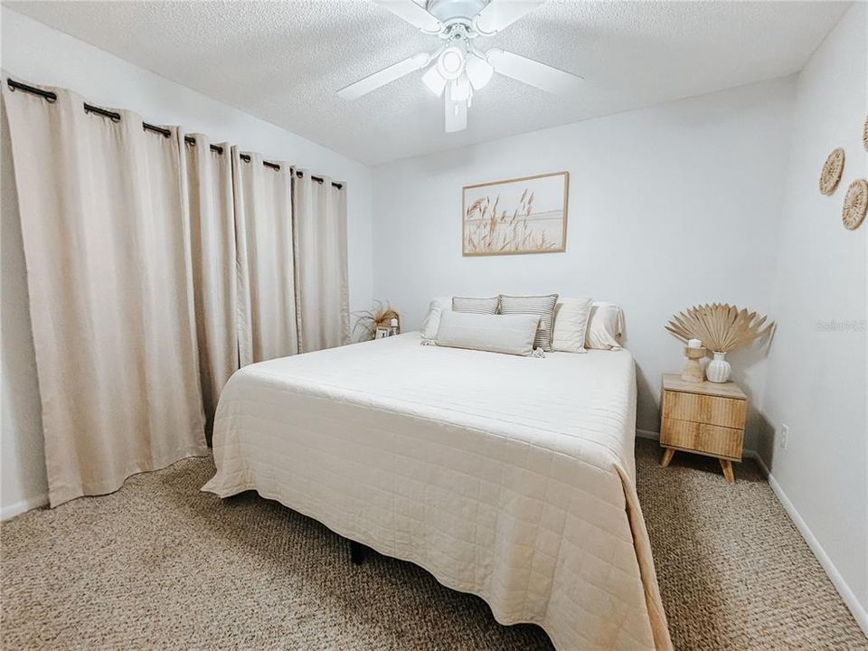 For Sale: $139,500 (2 beds, 2 baths, 833 Square Feet)