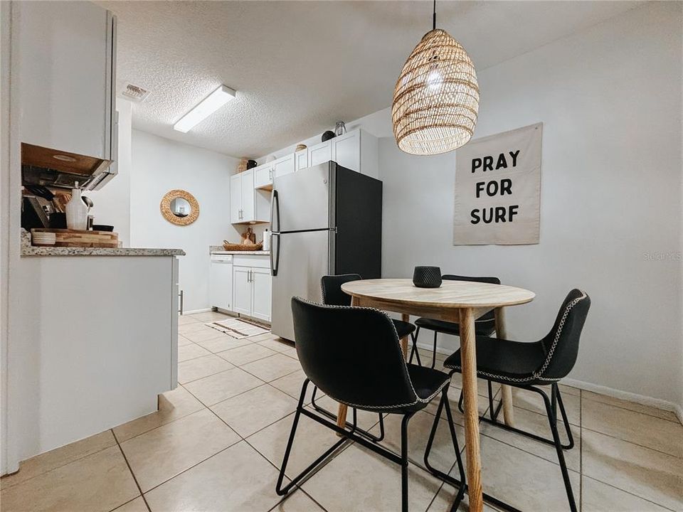 For Sale: $139,500 (2 beds, 2 baths, 833 Square Feet)