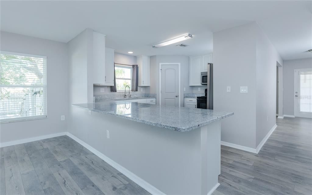 En Venta: $620,000 (4 camas, 3 baños, 3210 Pies cuadrados)