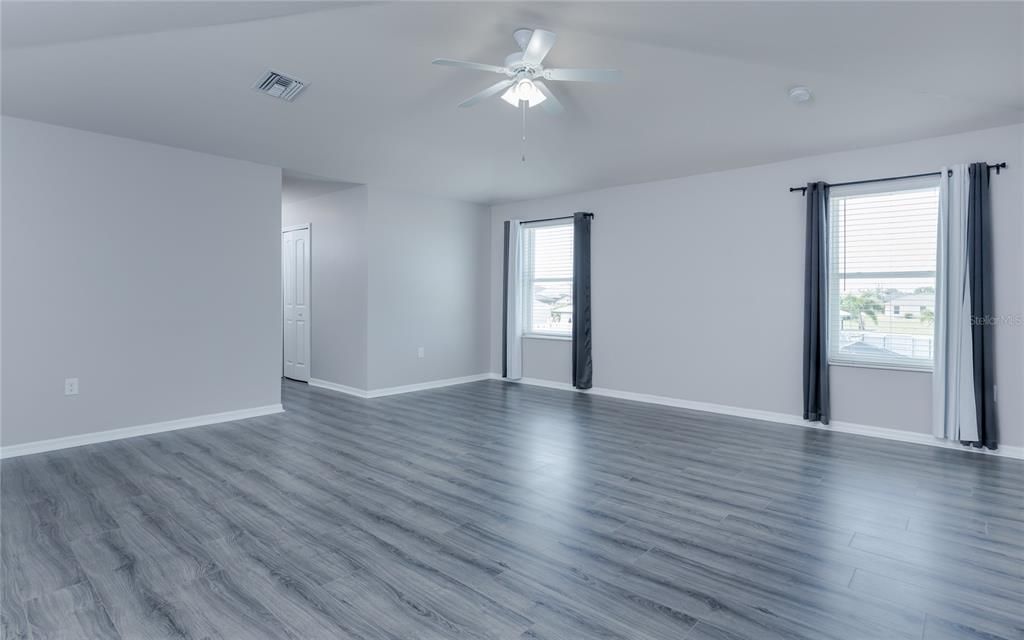 En Venta: $620,000 (4 camas, 3 baños, 3210 Pies cuadrados)