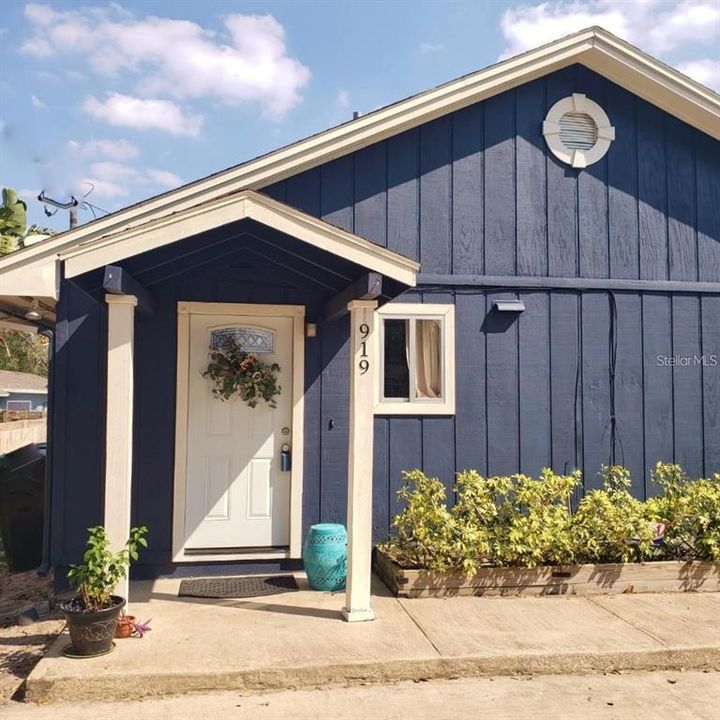 For Rent: $2,100 (2 beds, 2 baths, 1209 Square Feet)
