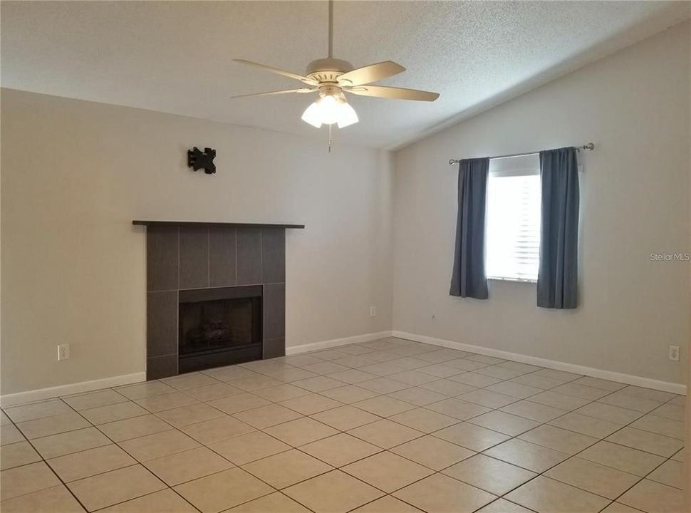 For Rent: $2,100 (2 beds, 2 baths, 1209 Square Feet)