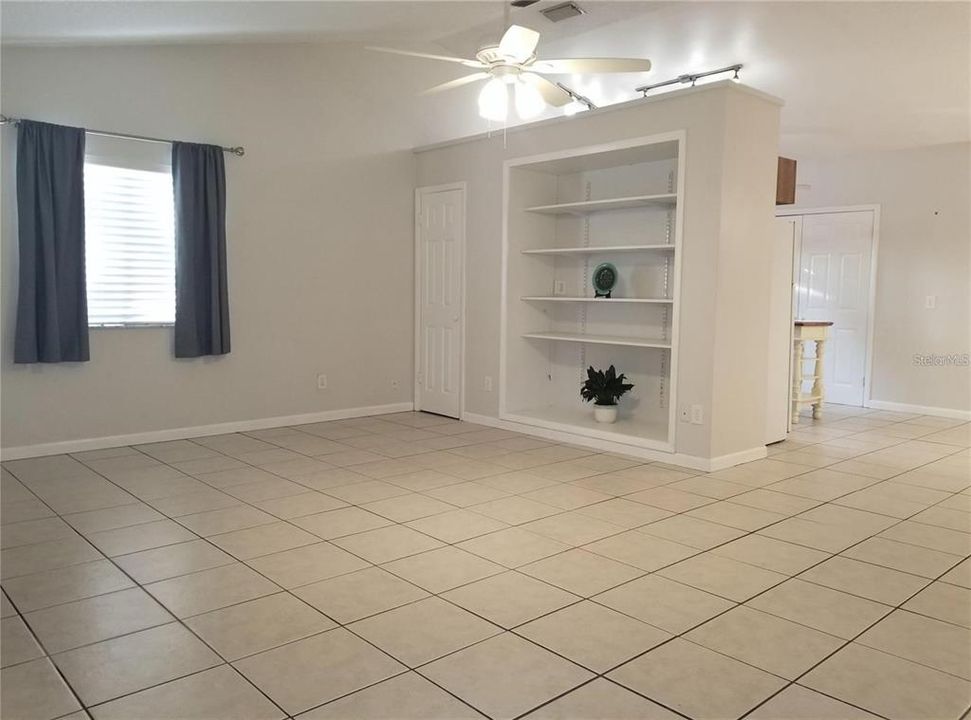 For Rent: $2,100 (2 beds, 2 baths, 1209 Square Feet)