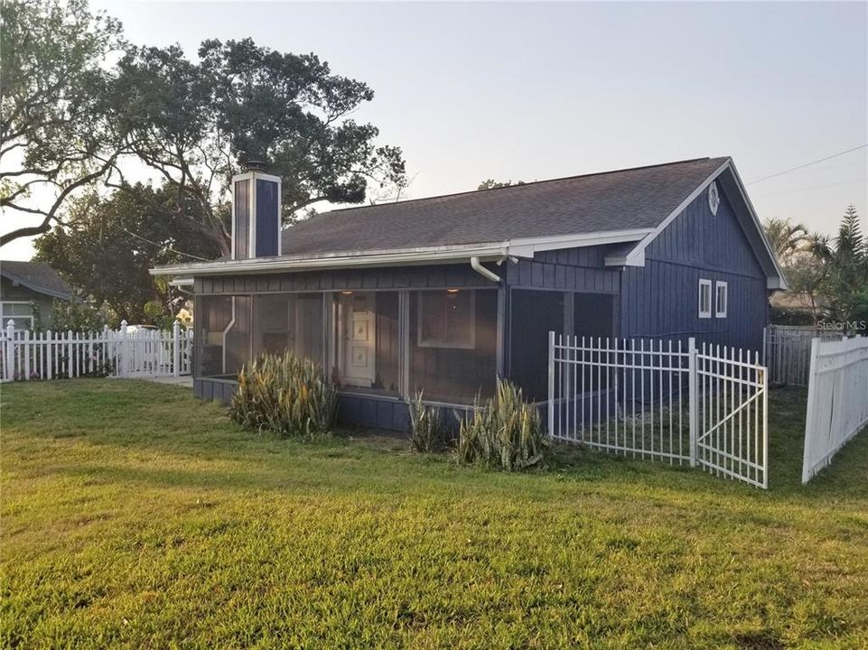 For Rent: $2,100 (2 beds, 2 baths, 1209 Square Feet)