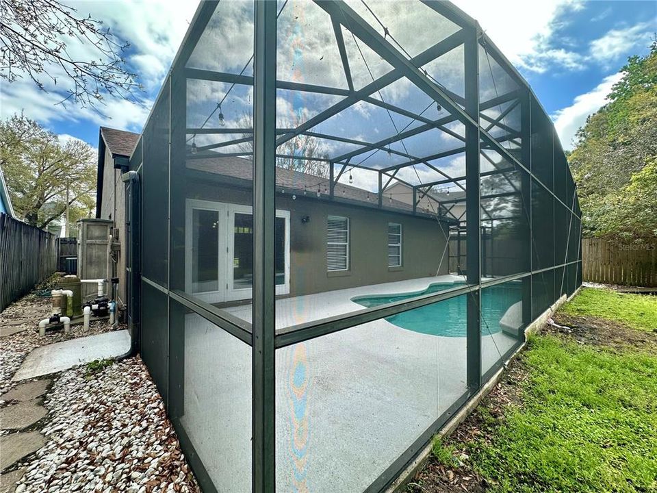 Activo con contrato: $2,595 (3 camas, 2 baños, 1518 Pies cuadrados)