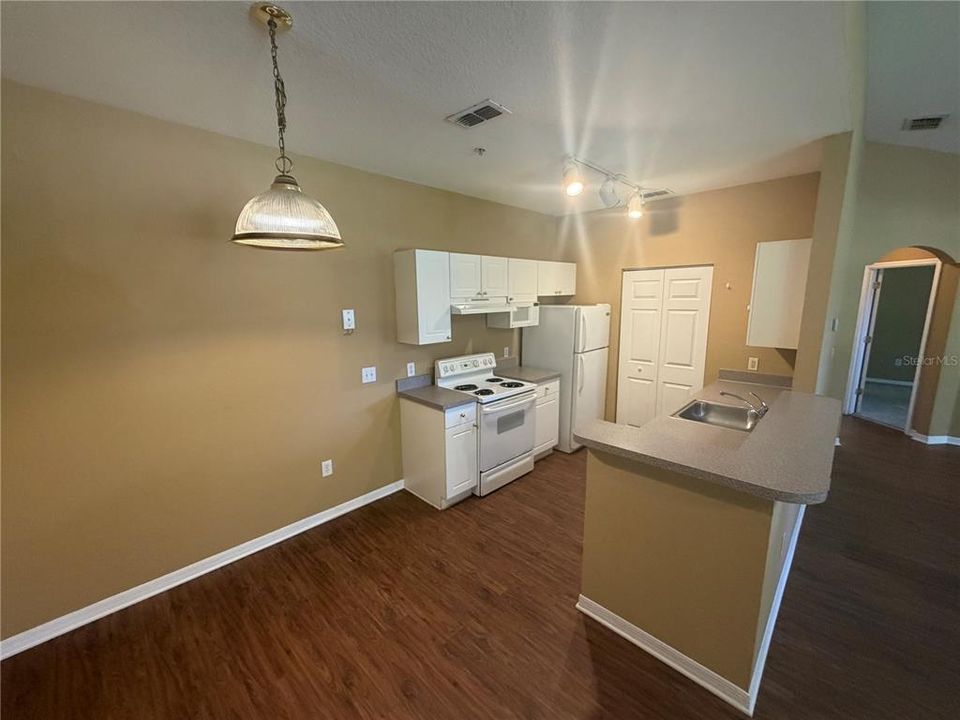 For Rent: $1,695 (2 beds, 2 baths, 1170 Square Feet)