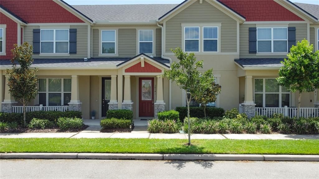 Recently Rented: $2,400 (3 beds, 2 baths, 1438 Square Feet)
