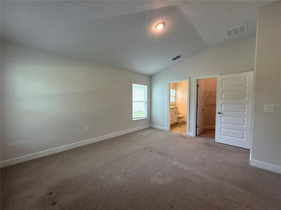 For Rent: $2,095 (4 beds, 2 baths, 1825 Square Feet)