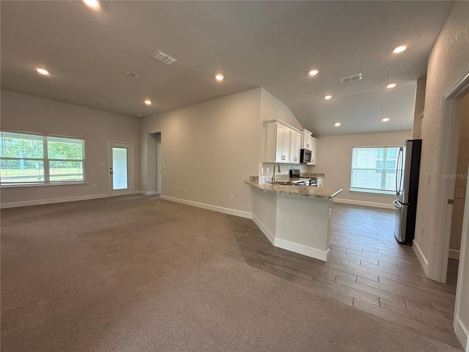 For Rent: $2,095 (4 beds, 2 baths, 1825 Square Feet)