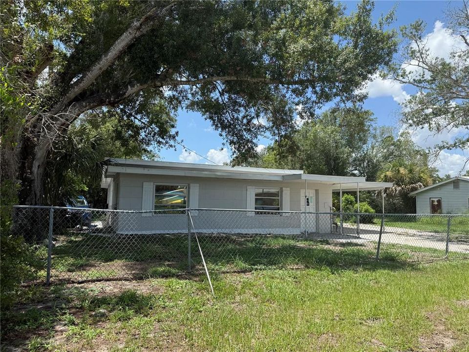 For Sale: $310,000 (4 beds, 2 baths, 1248 Square Feet)