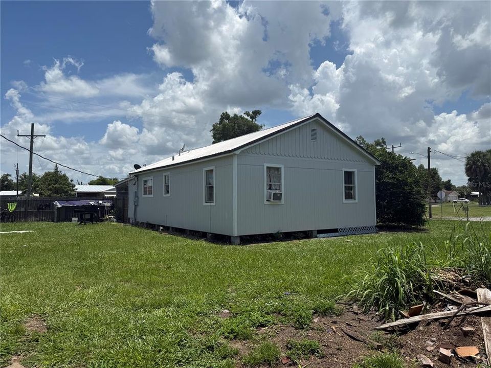 For Sale: $310,000 (4 beds, 2 baths, 1248 Square Feet)