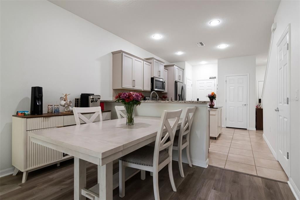 En Venta: $264,000 (2 camas, 2 baños, 1588 Pies cuadrados)