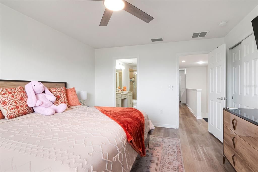 En Venta: $264,000 (2 camas, 2 baños, 1588 Pies cuadrados)