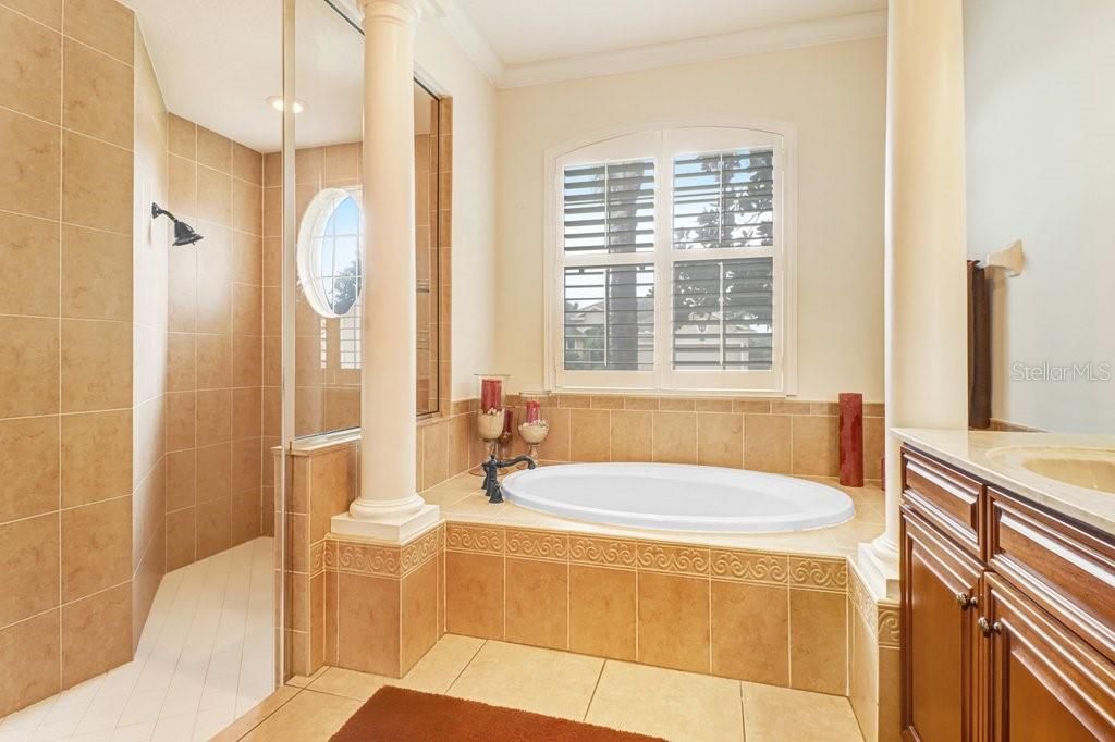 En Venta: $839,500 (4 camas, 3 baños, 3037 Pies cuadrados)