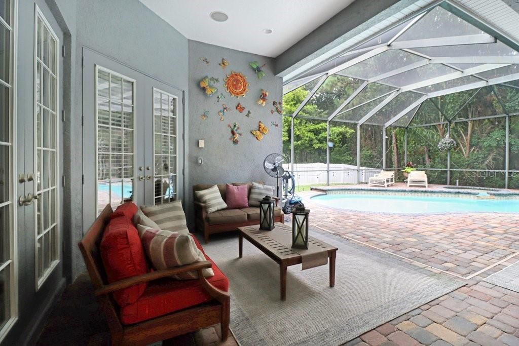 En Venta: $839,500 (4 camas, 3 baños, 3037 Pies cuadrados)