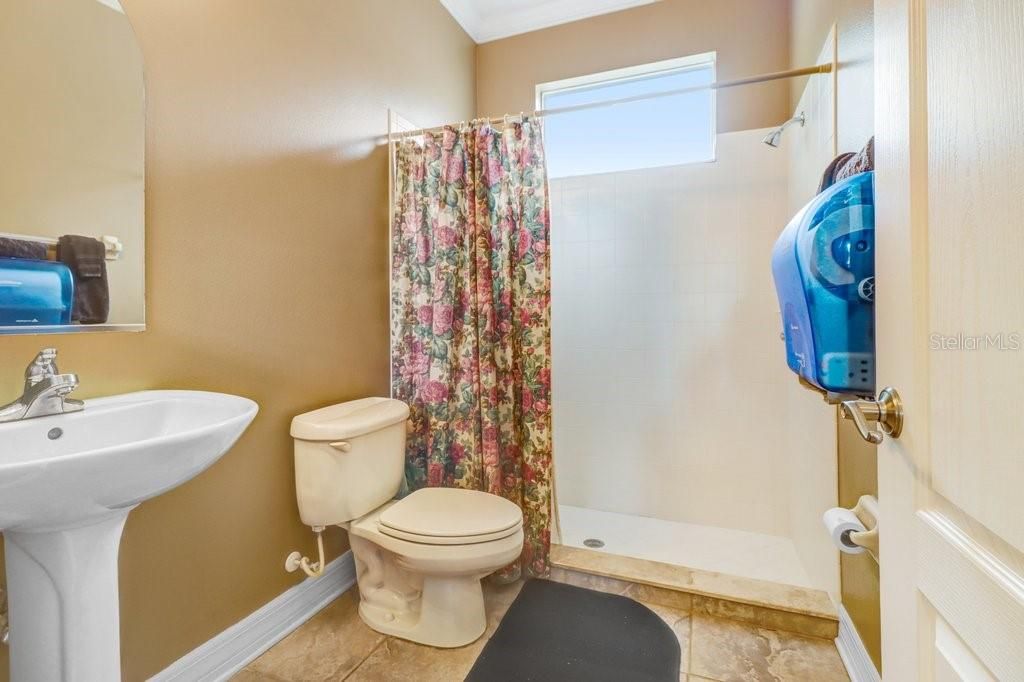 En Venta: $839,500 (4 camas, 3 baños, 3037 Pies cuadrados)