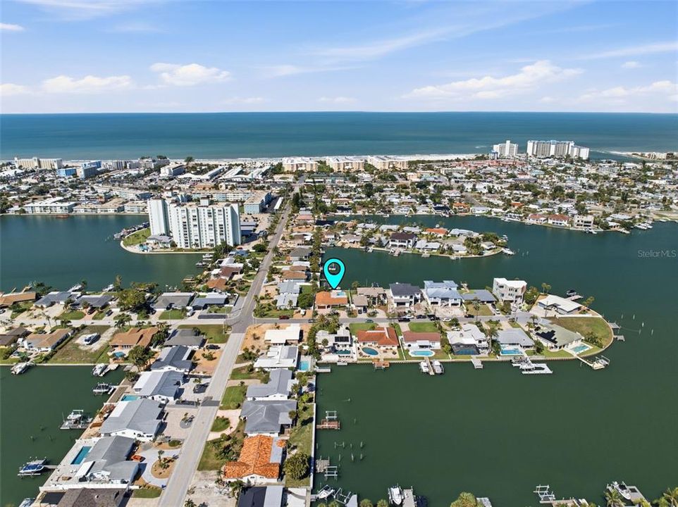 En Venta: $1,625,000 (4 camas, 2 baños, 2318 Pies cuadrados)