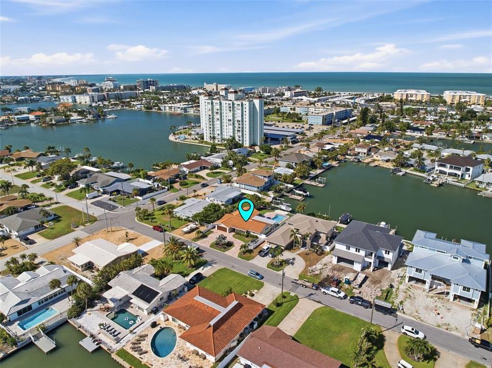 En Venta: $1,625,000 (4 camas, 2 baños, 2318 Pies cuadrados)