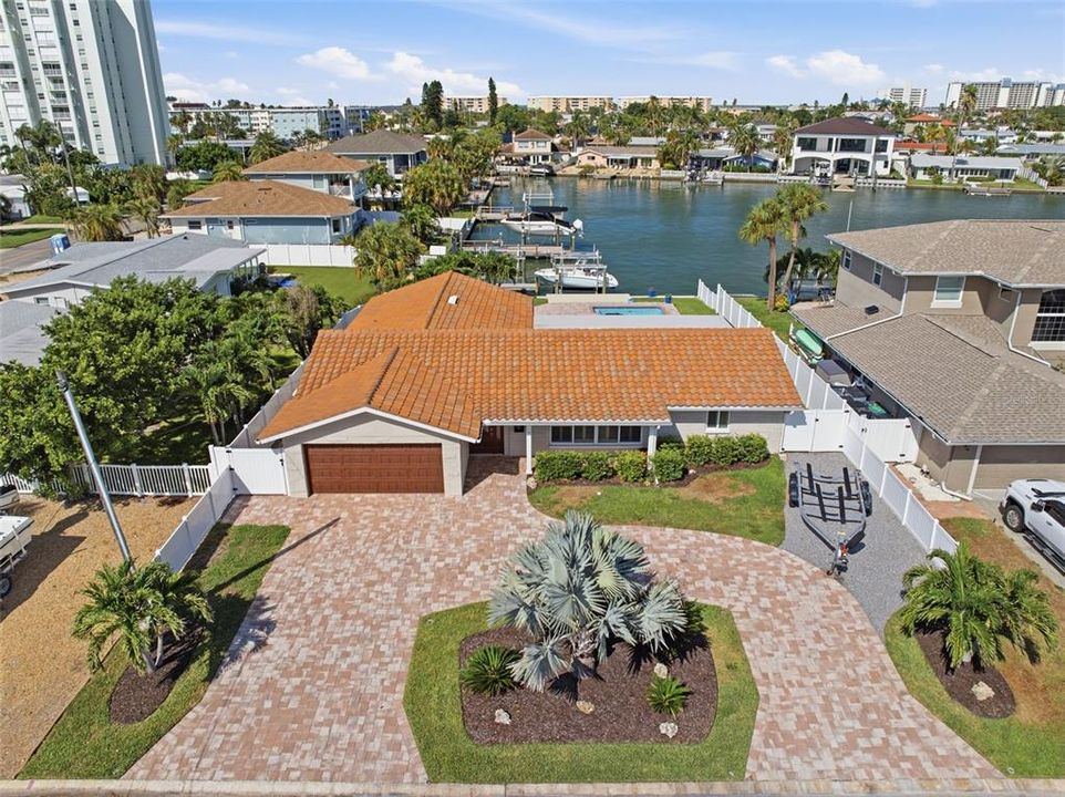 En Venta: $1,625,000 (4 camas, 2 baños, 2318 Pies cuadrados)