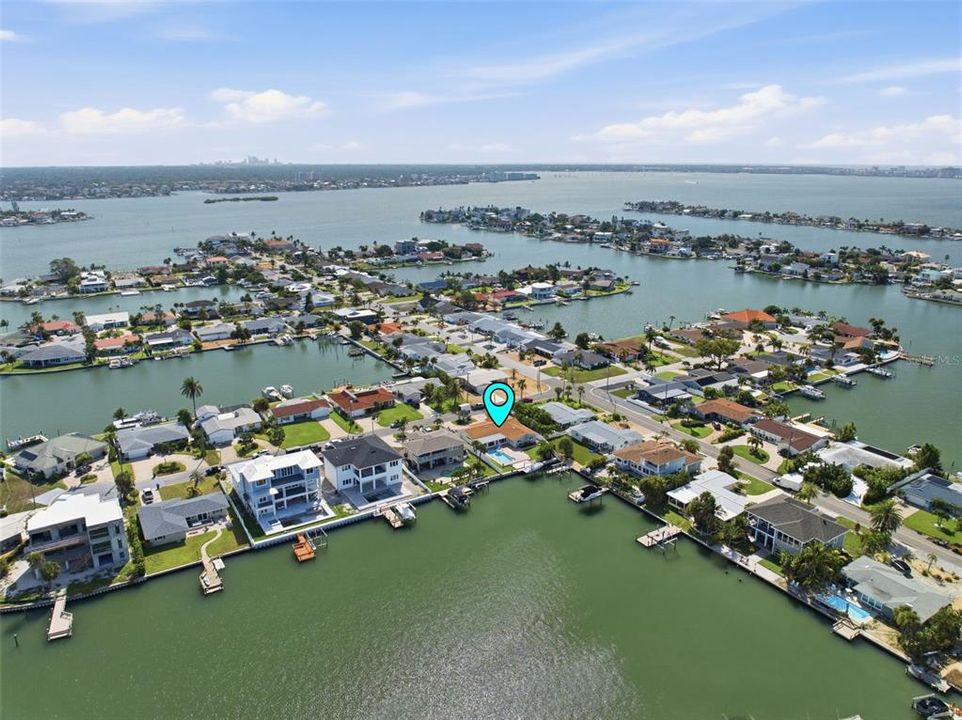 En Venta: $1,625,000 (4 camas, 2 baños, 2318 Pies cuadrados)