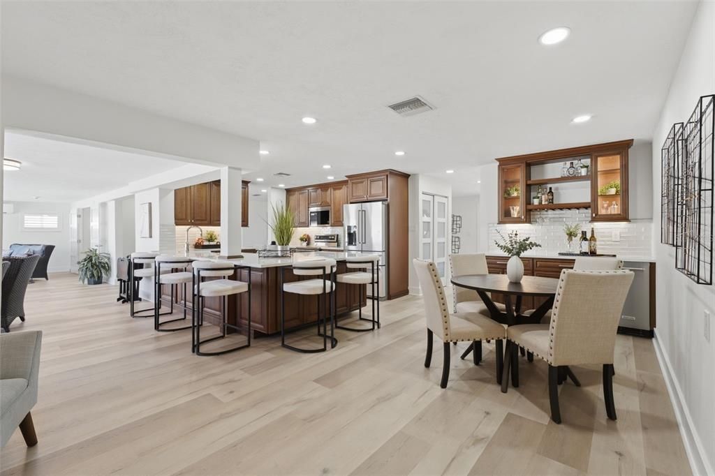 En Venta: $1,625,000 (4 camas, 2 baños, 2318 Pies cuadrados)