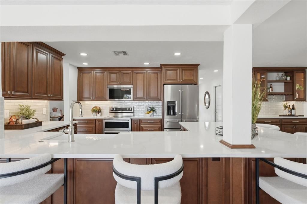 En Venta: $1,625,000 (4 camas, 2 baños, 2318 Pies cuadrados)