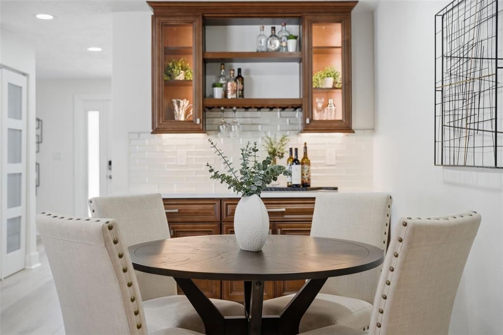 En Venta: $1,625,000 (4 camas, 2 baños, 2318 Pies cuadrados)