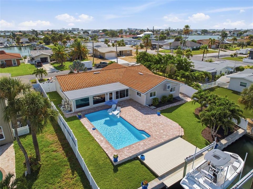 En Venta: $1,625,000 (4 camas, 2 baños, 2318 Pies cuadrados)