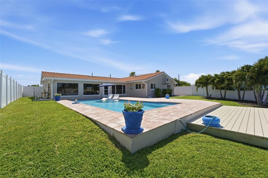 En Venta: $1,625,000 (4 camas, 2 baños, 2318 Pies cuadrados)