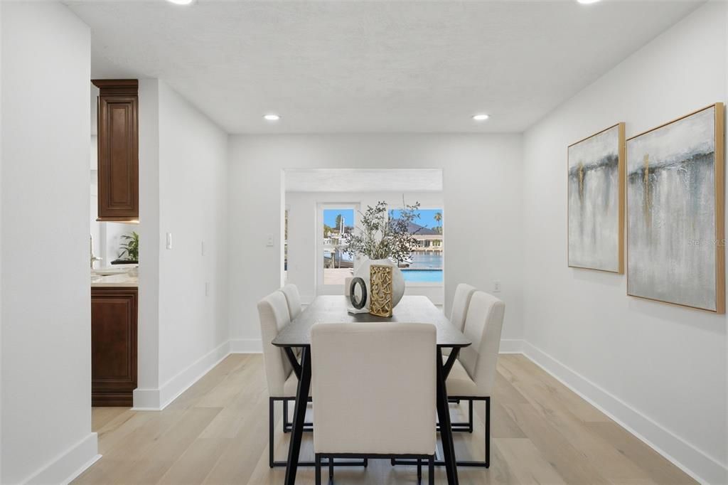 En Venta: $1,625,000 (4 camas, 2 baños, 2318 Pies cuadrados)