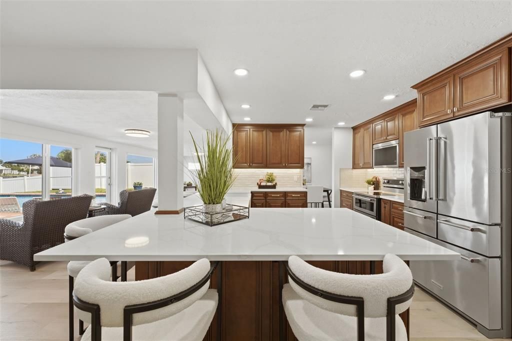En Venta: $1,625,000 (4 camas, 2 baños, 2318 Pies cuadrados)