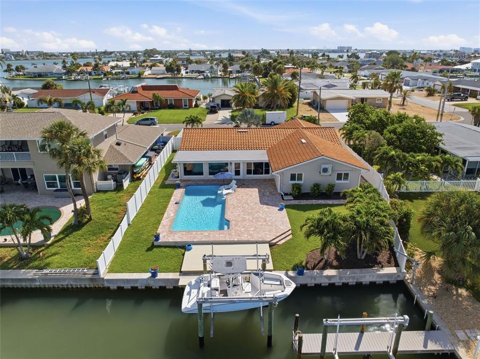 En Venta: $1,625,000 (4 camas, 2 baños, 2318 Pies cuadrados)