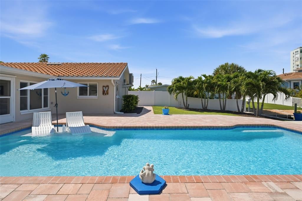 En Venta: $1,625,000 (4 camas, 2 baños, 2318 Pies cuadrados)