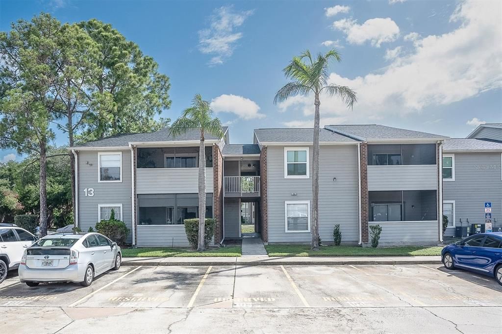 For Sale: $160,000 (2 beds, 2 baths, 890 Square Feet)