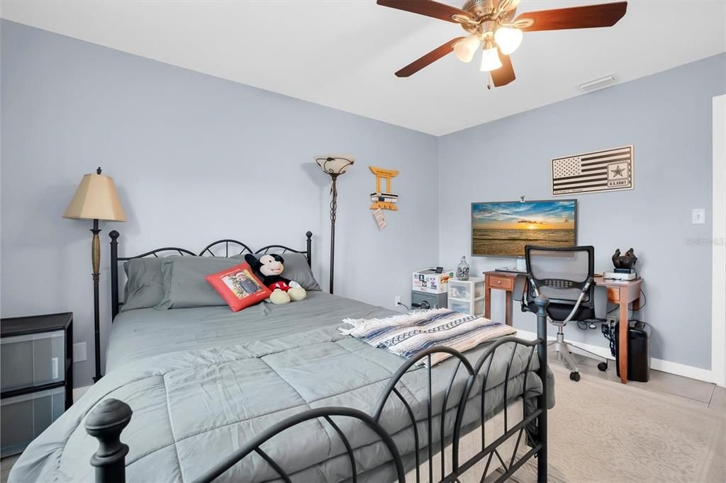 For Sale: $160,000 (2 beds, 2 baths, 890 Square Feet)