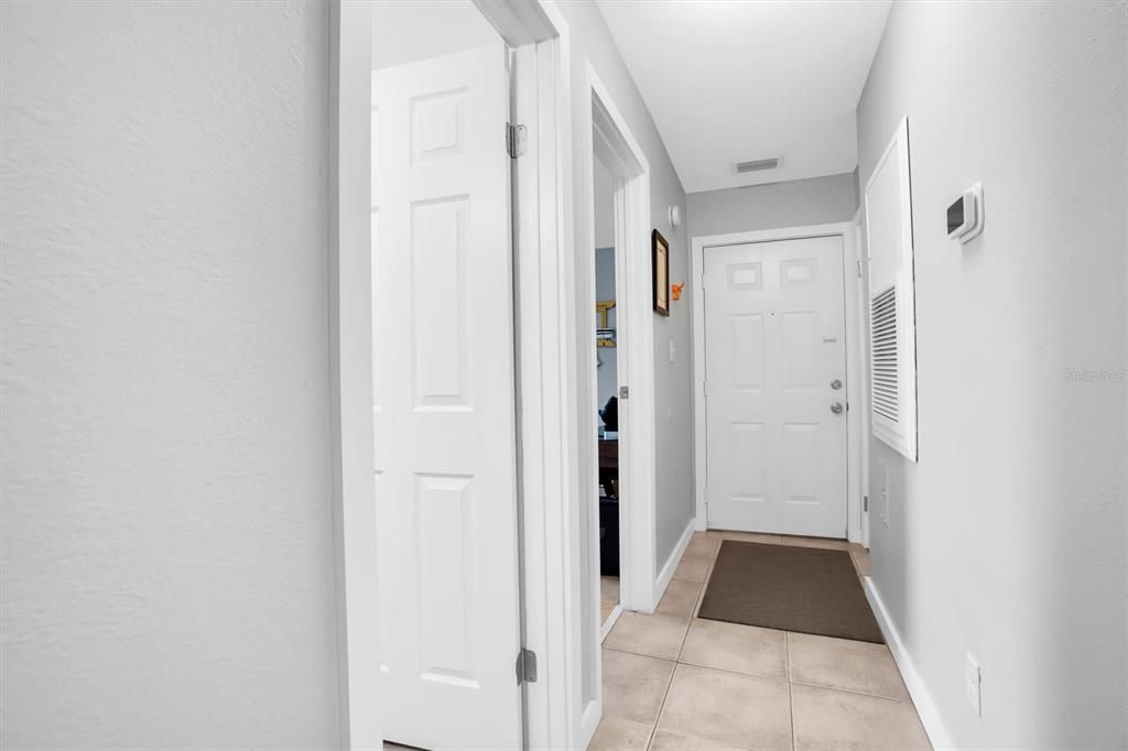 For Sale: $160,000 (2 beds, 2 baths, 890 Square Feet)