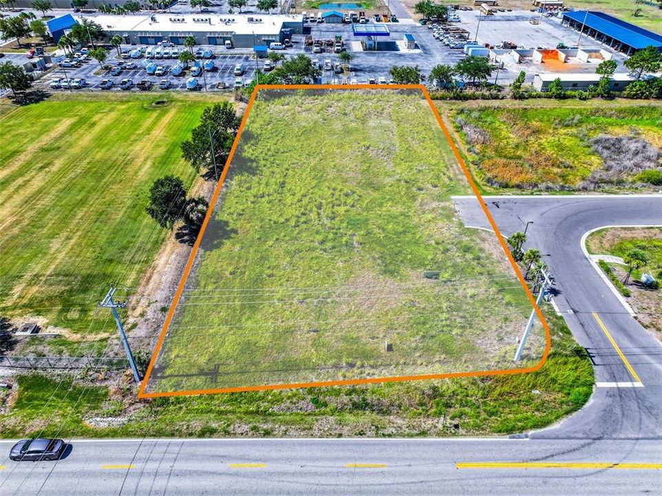 На продажу: $750,000 (1.06 acres)
