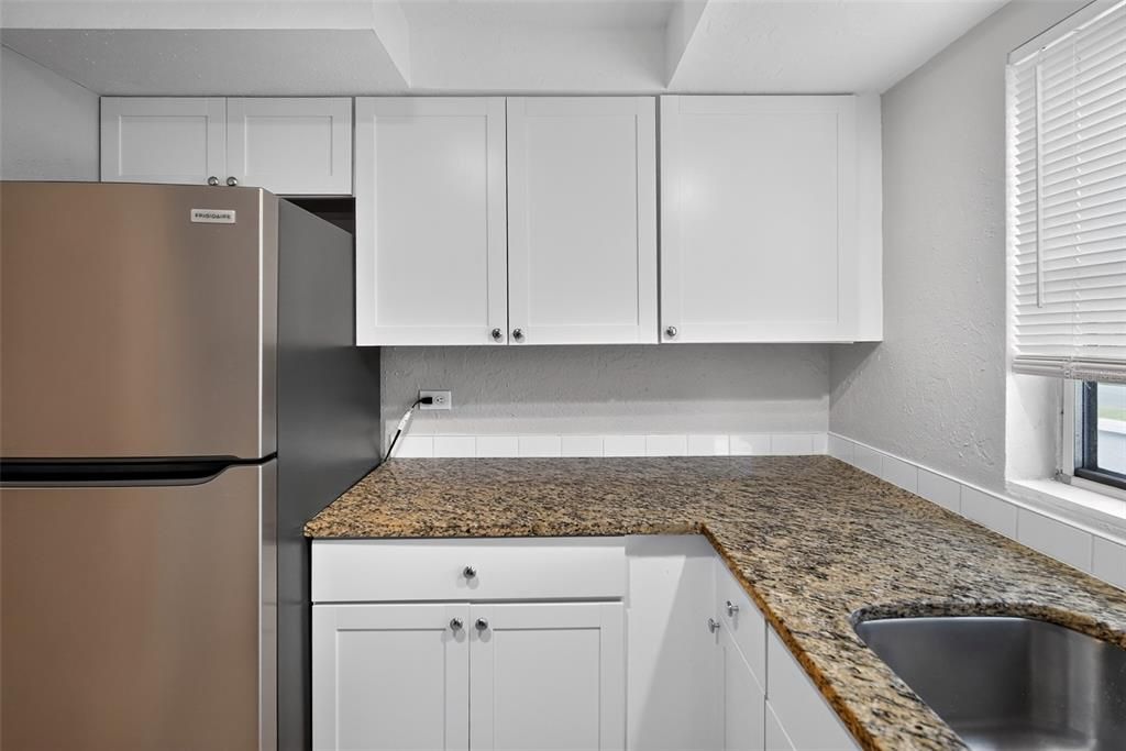 Activo con contrato: $325,000 (2 camas, 2 baños, 1250 Pies cuadrados)