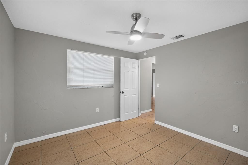 Activo con contrato: $325,000 (2 camas, 2 baños, 1250 Pies cuadrados)