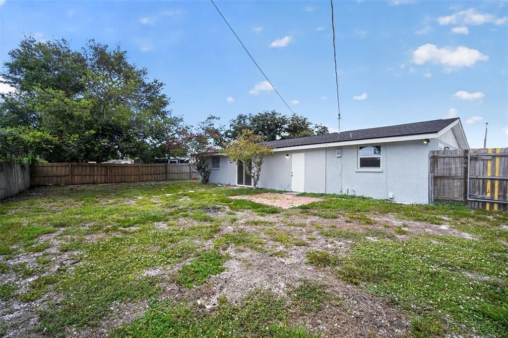 Activo con contrato: $325,000 (2 camas, 2 baños, 1250 Pies cuadrados)