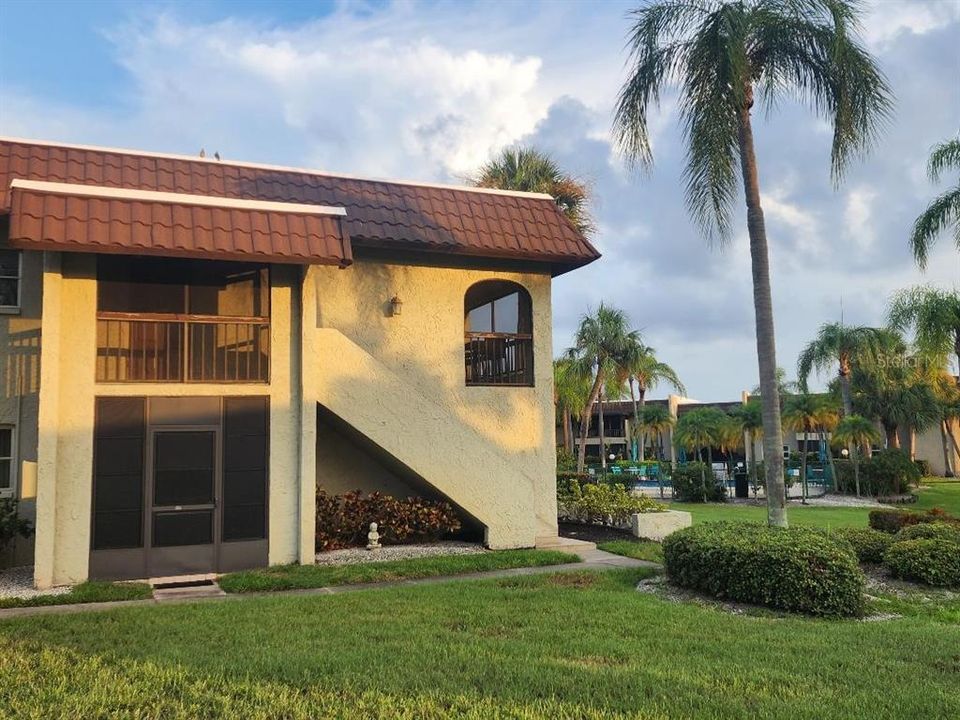 For Rent: $1,900 (1 beds, 1 baths, 700 Square Feet)