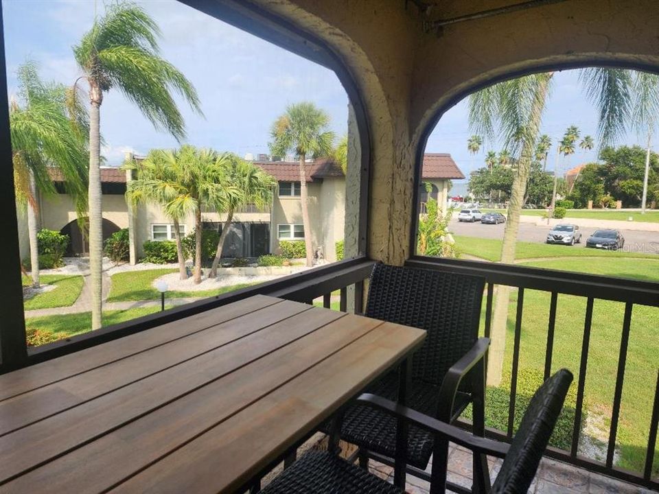 For Rent: $1,900 (1 beds, 1 baths, 700 Square Feet)