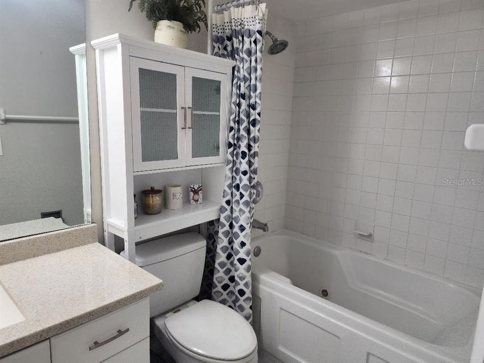 For Rent: $1,900 (1 beds, 1 baths, 700 Square Feet)