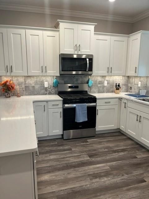Active With Contract: $2,100 (2 beds, 2 baths, 1469 Square Feet)