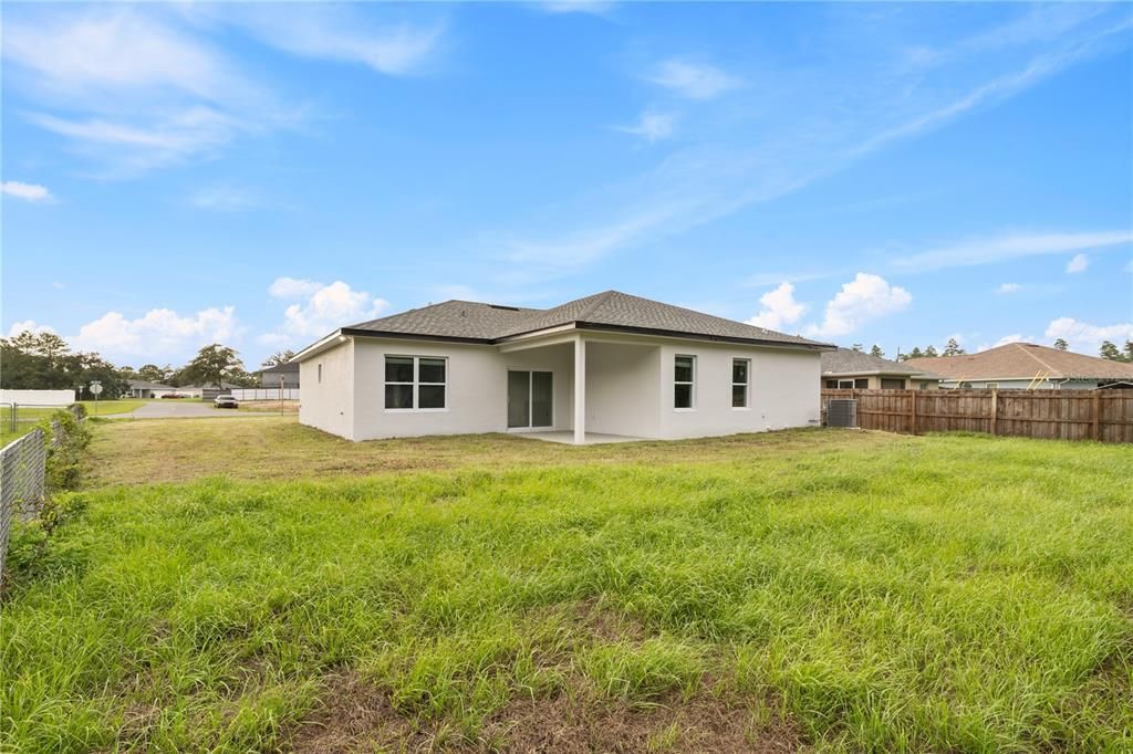 For Sale: $359,900 (4 beds, 3 baths, 1947 Square Feet)