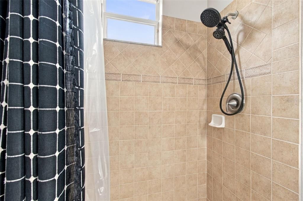 En Venta: $700,000 (4 camas, 4 baños, 3378 Pies cuadrados)