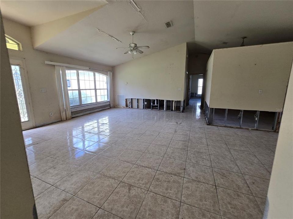 На продажу: $159,900 (3 спален, 2 ванн, 1768 Квадратных фут)