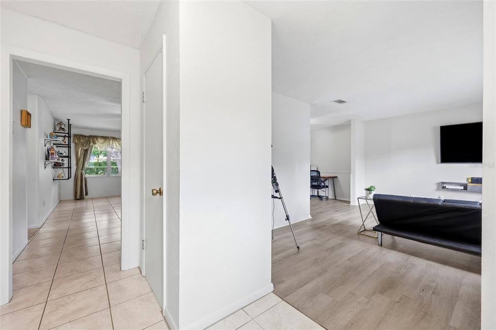 En Venta: $325,000 (4 camas, 2 baños, 1688 Pies cuadrados)